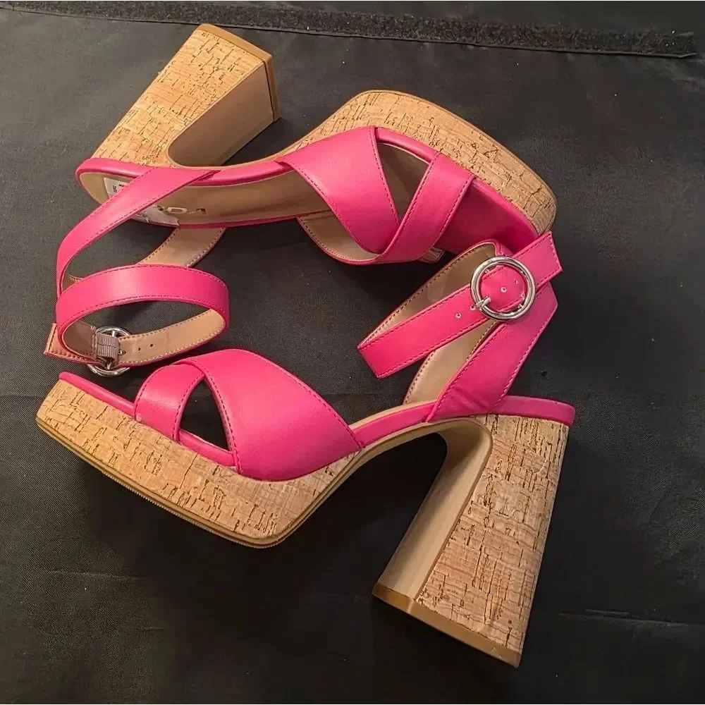 BRAND NEW SODA STRAPPY BLOCK HEEL OPEN TOE WOMENS SANDAL